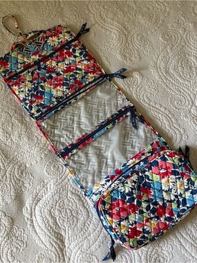 Vera Bradley Summer Cottage Hanging Travel Organizer Cosmetic Bag